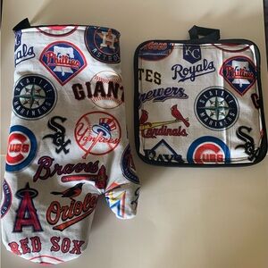 MLB Multicolor Oven Mitt and Pot Holder Set Handmade New I can do custom orders.